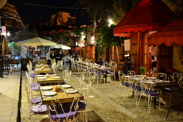 Edde Yard on Friday Night